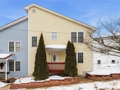 135 Seamans St #2, Providence, RI, 02908