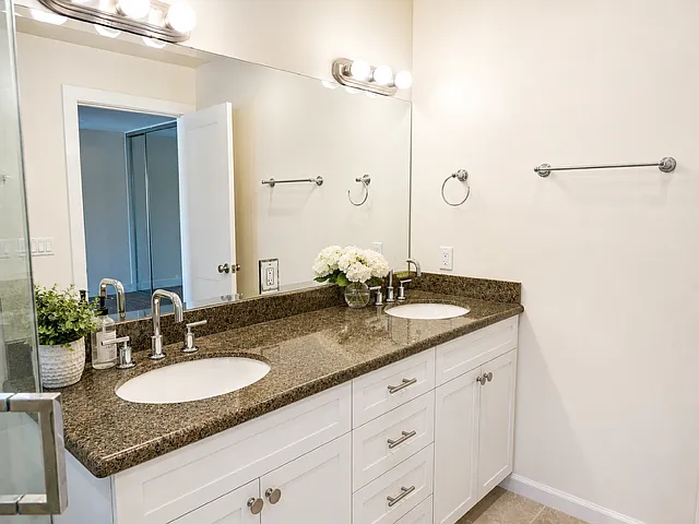 4645 Park Dr — Photo 16