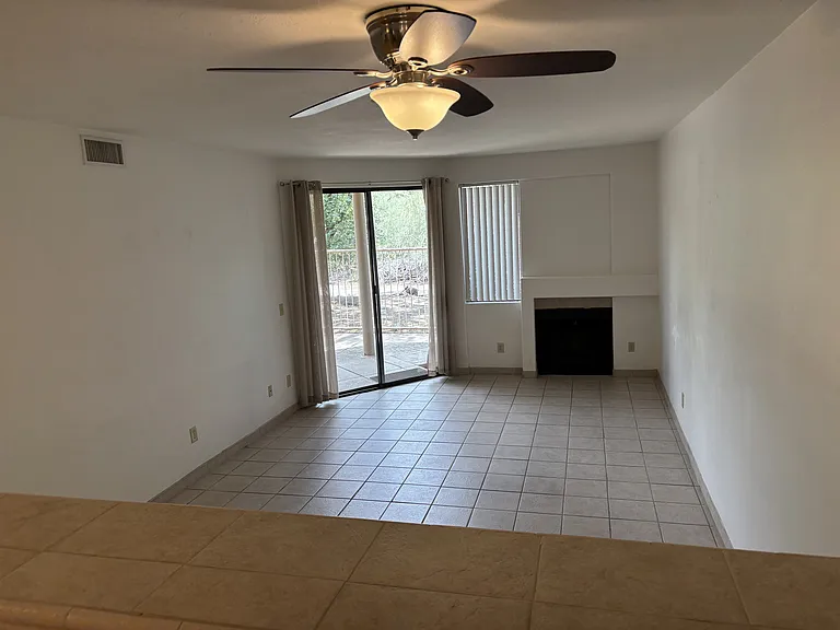 5675 N Camino Esplendora #2111 — Photo 7