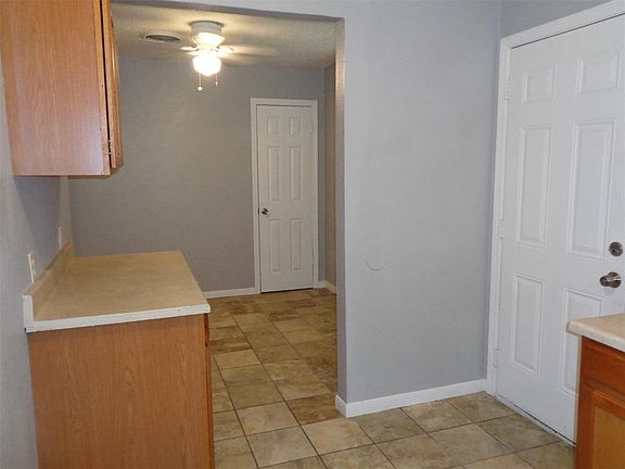 5th image of 831 W Monterey St #B