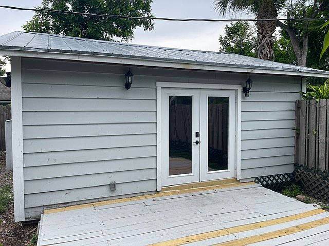 1st image of 2132 Roselawn St #2132