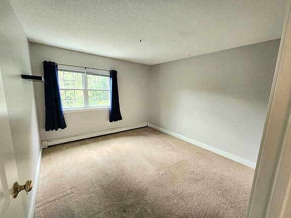 5th image of 19 Chapel Hill Dr APT 9