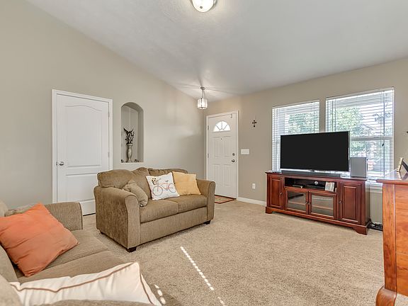 4th image of 5009 W Greenstreak Dr