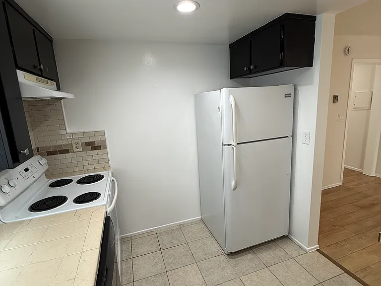 1350 Torrance Blvd #D — Photo 10