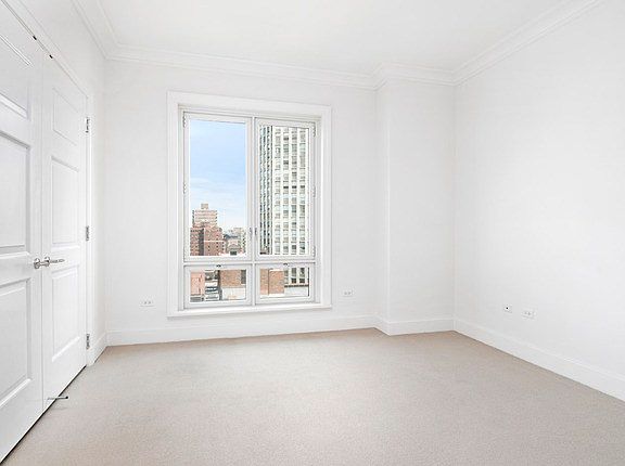 4th image of 2550 N Lakeview Ave #N12-05