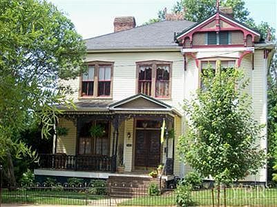 2nd image of 413 Madison St