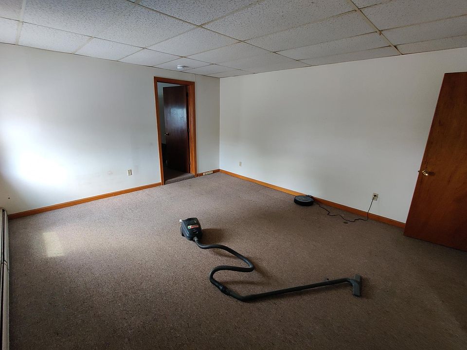 13 Broderick St 1R, Easthampton, MA 01027 Zillow