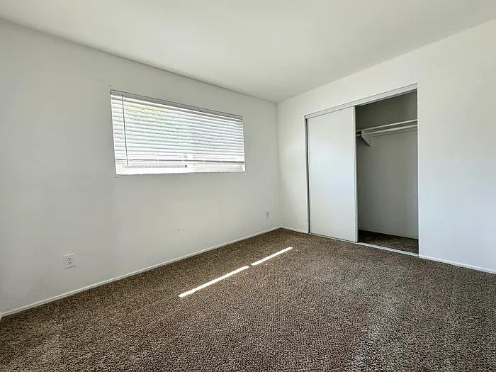 1320 Sheridan Ave — Photo 16