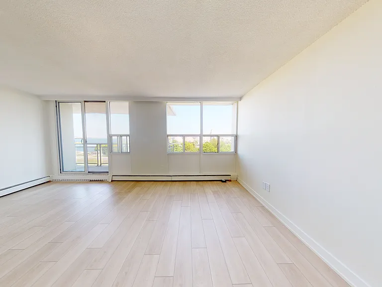35 Brock St — Photo 7