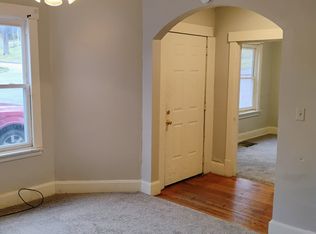 1860 W 8th St APT 1, Davenport, IA 52802