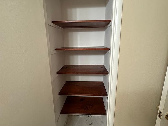 5th image of 1424 Heckman Way