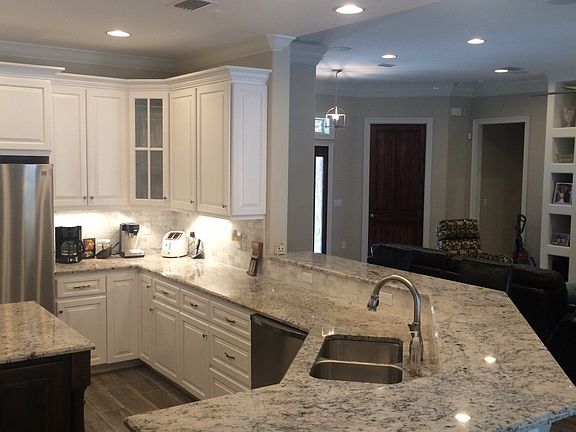 4th image of 4077 Bond Cir