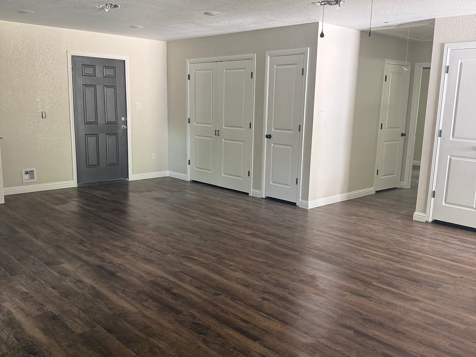 2 bed, 1000 sqft, $1,595 — Photo 2
