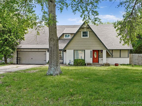 2nd image of 11845 S 272nd East Ave