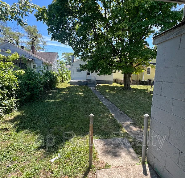 924 E 18th Ave — Photo 25