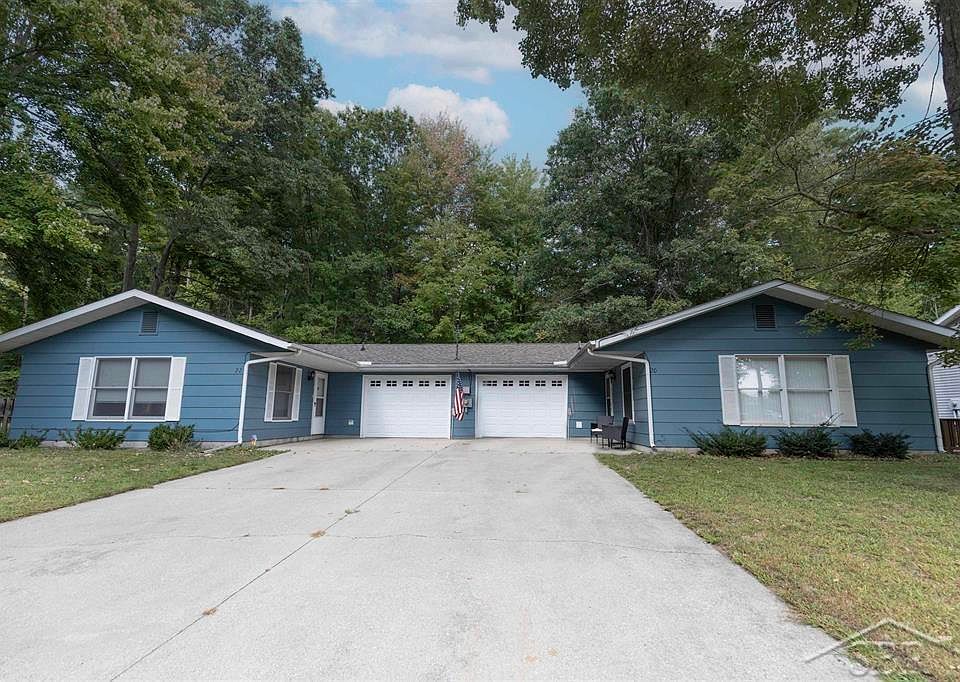 22 W Birchview Dr, Sanford, MI 48657 | Zillow