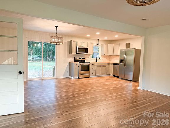 5th image of 6005 Penn Dale Dr