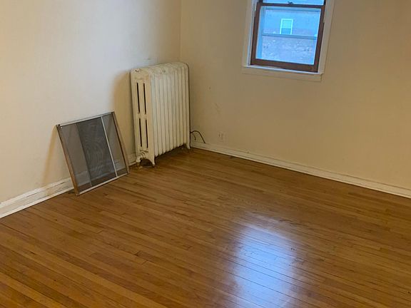 3rd image of 542 Washington Ave APT 8