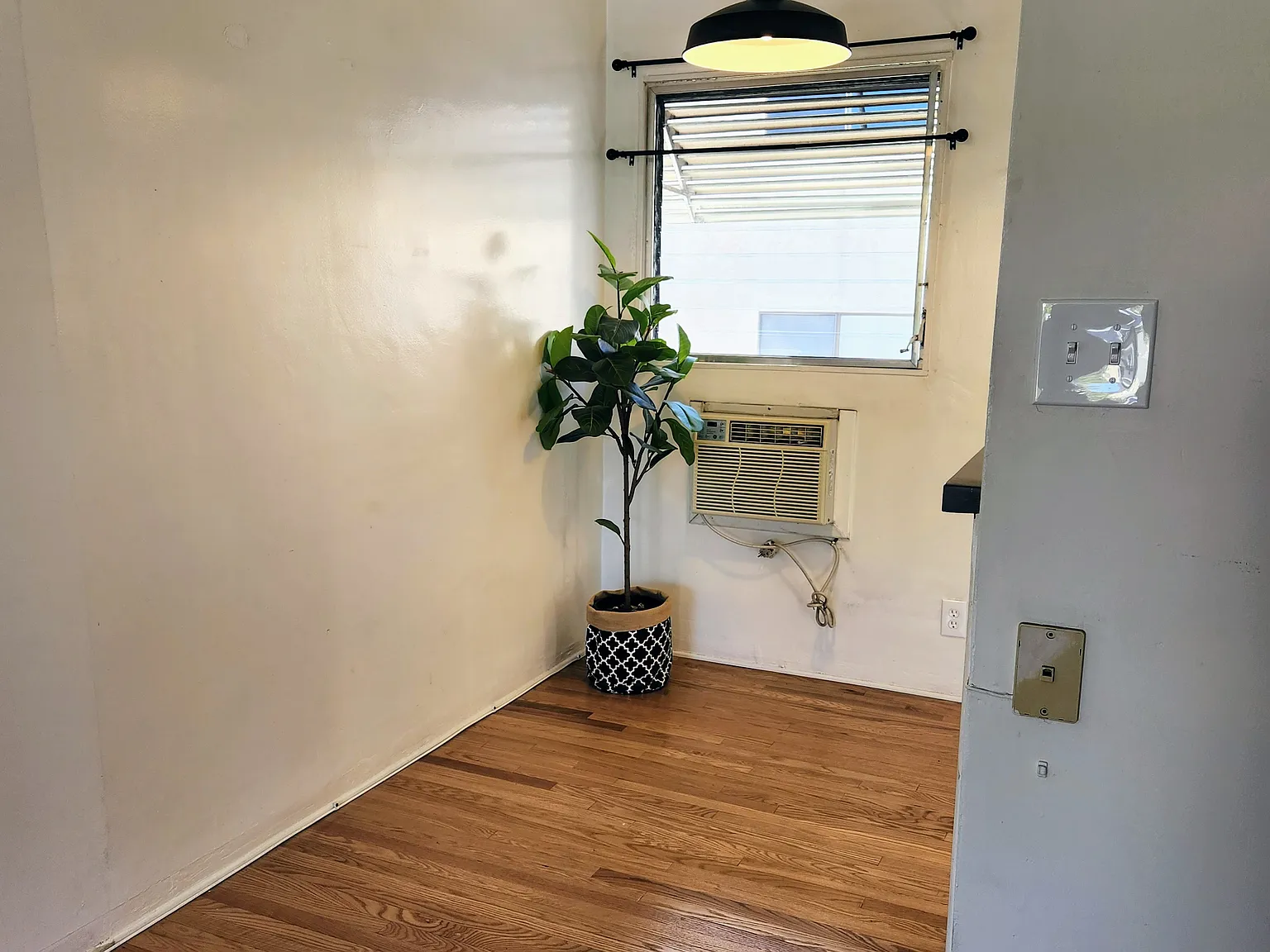 1 bed, 600 sqft, $1,850 — Photo 3