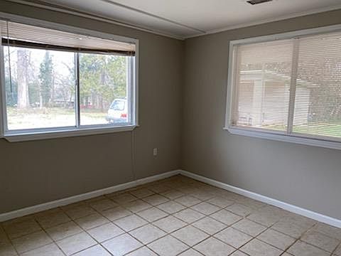 4th image of 2261 Avondale Dr