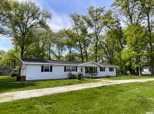 265 Edgewood Rd, Salem, IL 62881