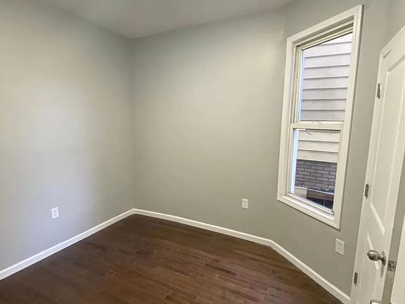5th image of 782 S 15th St Floor 2