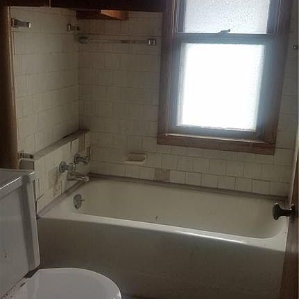 5th image of 419 East Ave