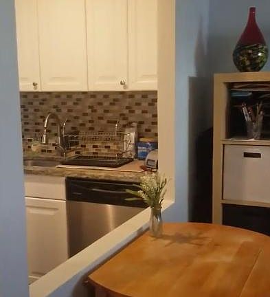 4th image of 804 Centre St #401