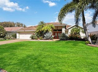 5317 Gardens Dr, Sarasota, FL 34243