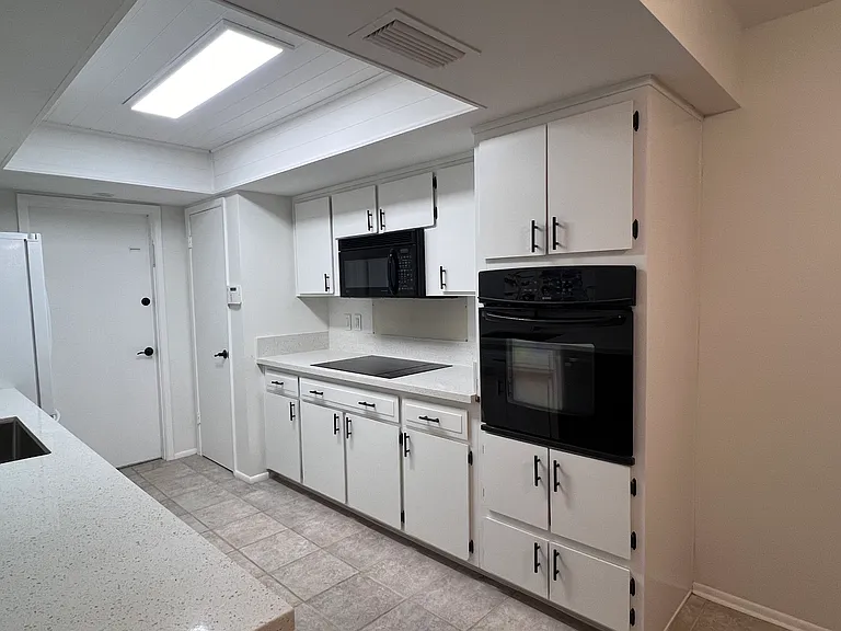 1227 E Campus Dr — Photo 6