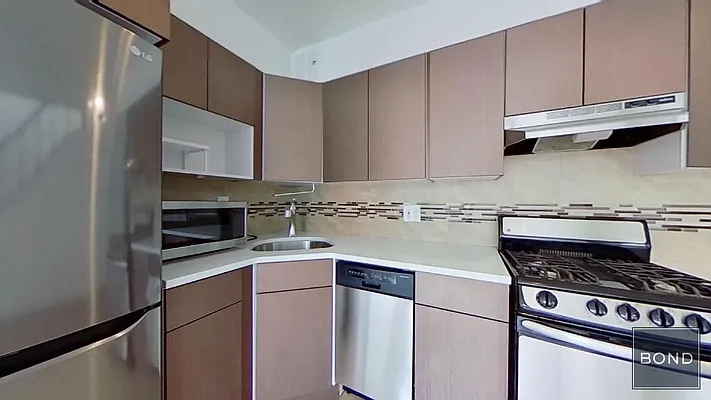 Rented by Bond New York | media 7