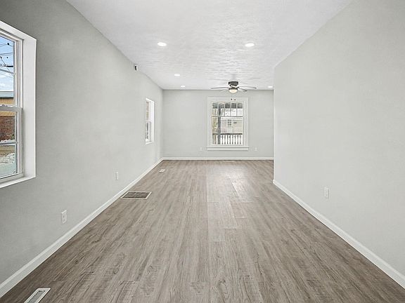 5th image of 652 Rossville Ave
