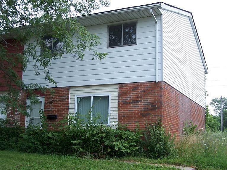 2nd image of 1922 Larkswood Dr