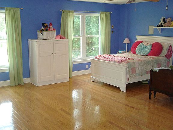 Bonus Room w Bath