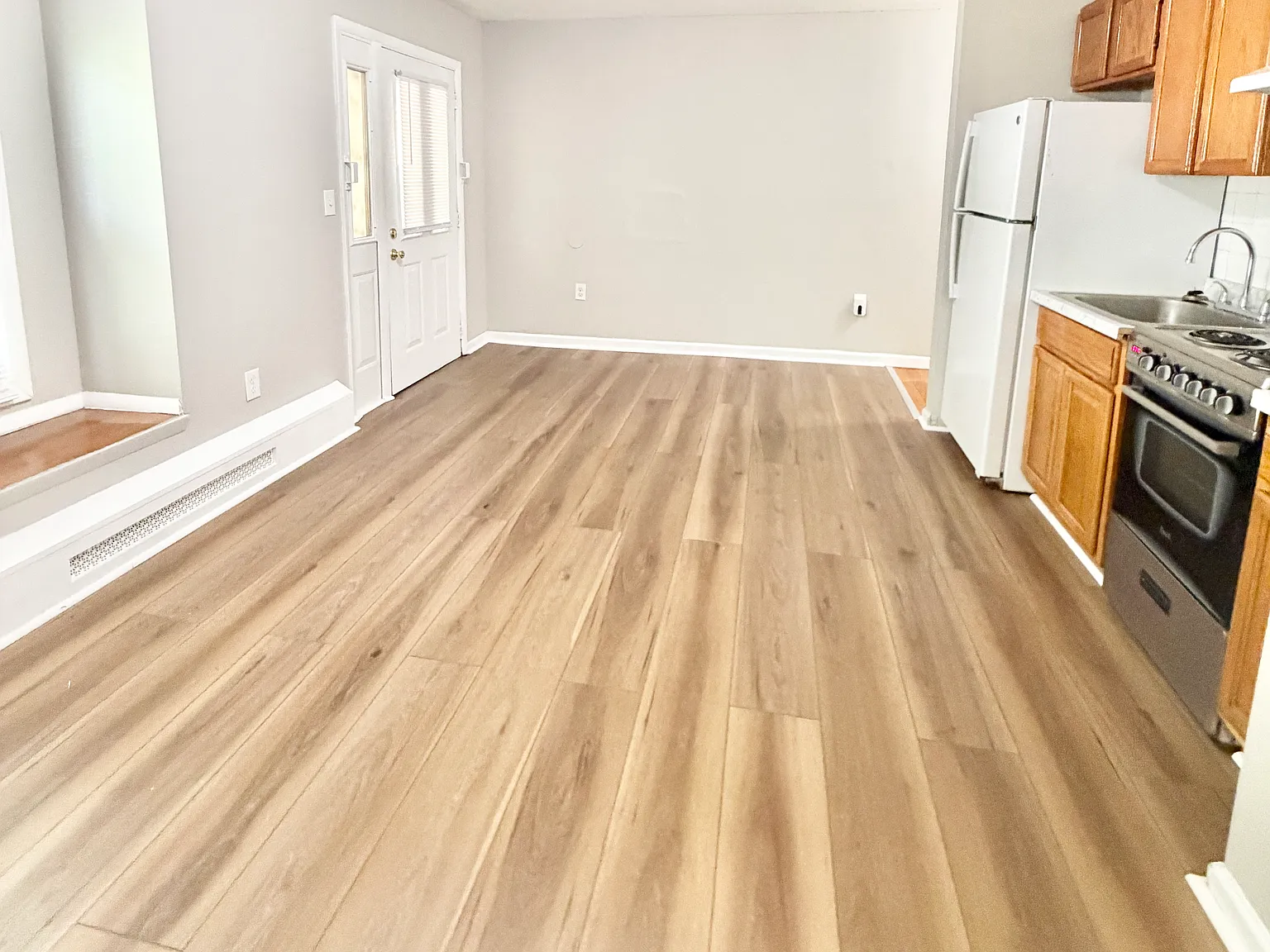 2 bed, 900 sqft, $1,625 — Photo 2