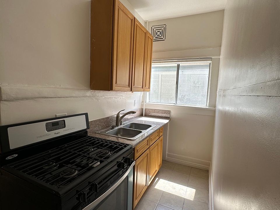 1st image of 1435 S Union Ave APT 4