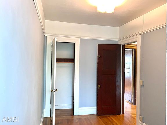 5th image of 1657 Waller St