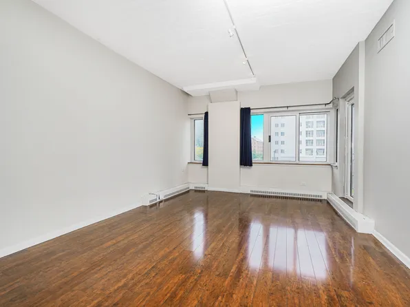 80 Bay Street Landing image 7 of 31