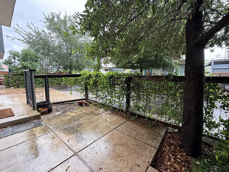 913 Ogden St — Photo 28