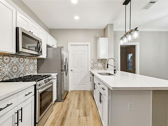 5th image of 1512 Palfrey St