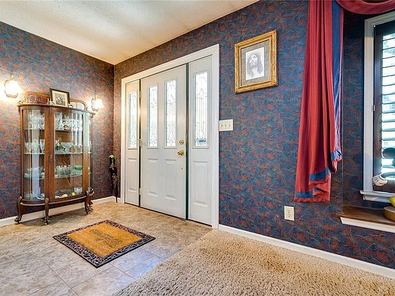 5th image of 172 Walnut Grove Dr