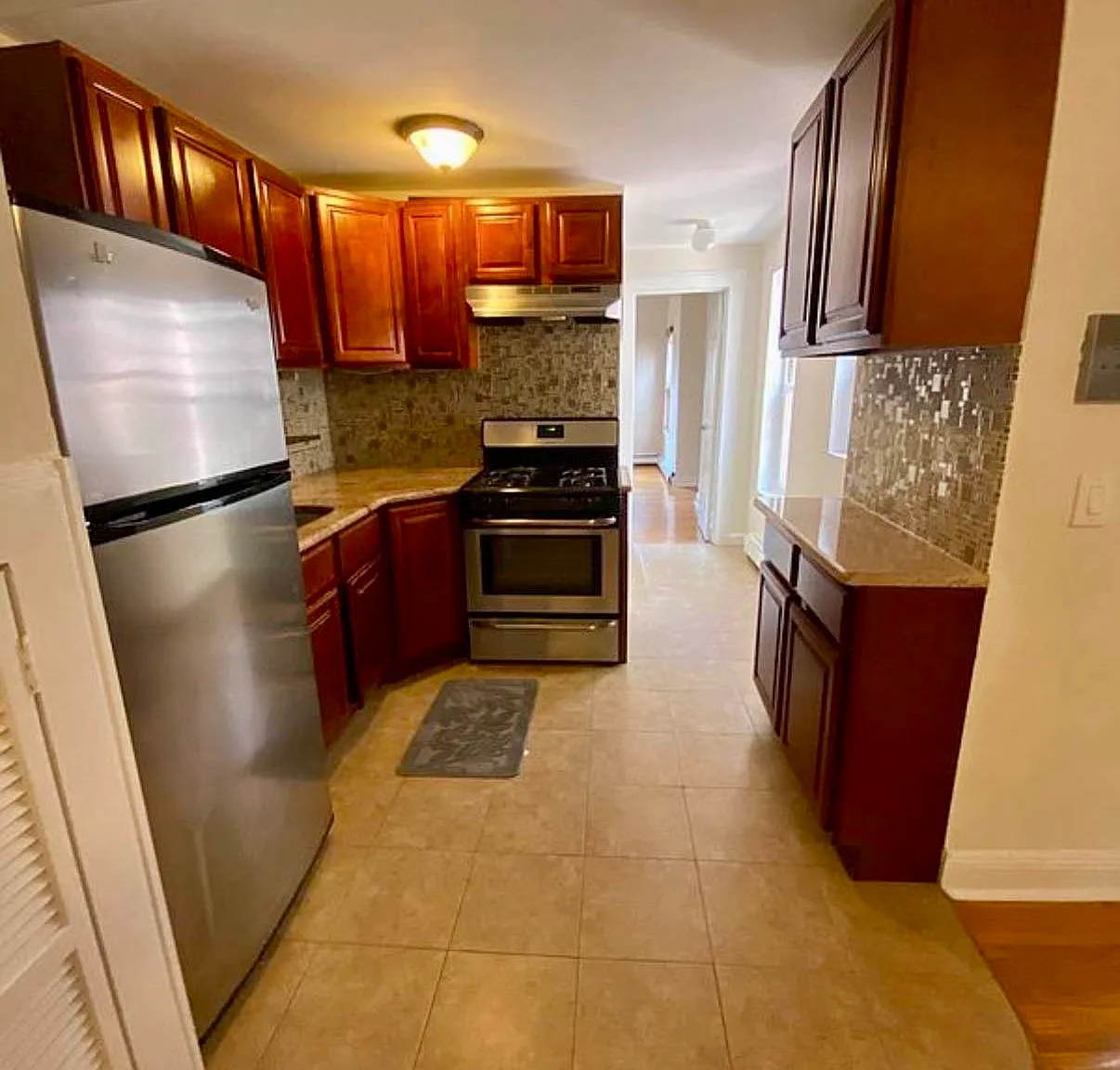 736A Union Street — Photo 2
