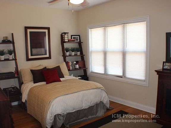 2nd image of 1039 W Newport Ave APT 3N