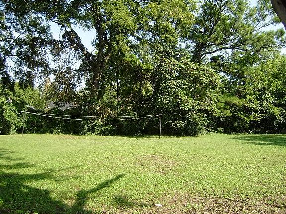 5th image of 2530 Park Dr