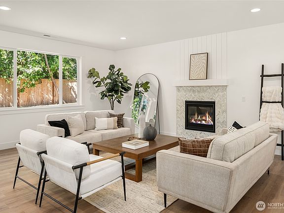 4th image of 10667 SE 170th Place