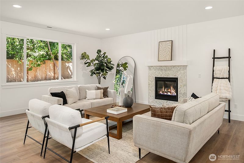 4th image of 10667 SE 170th Place