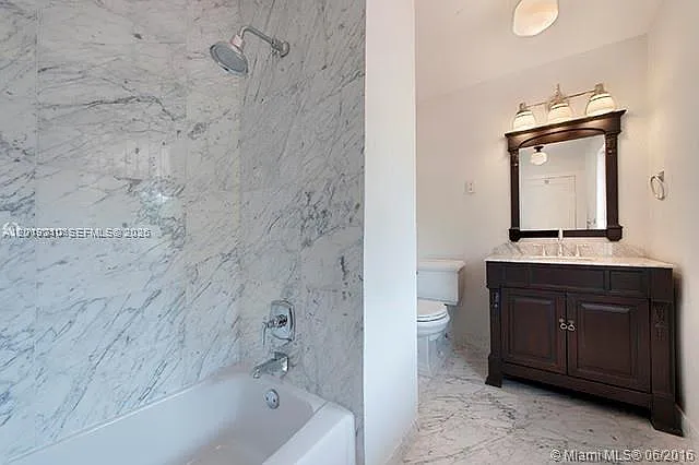 320 W 55th St — Photo 11