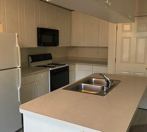 3rd image of 1139 Lindsay Ln