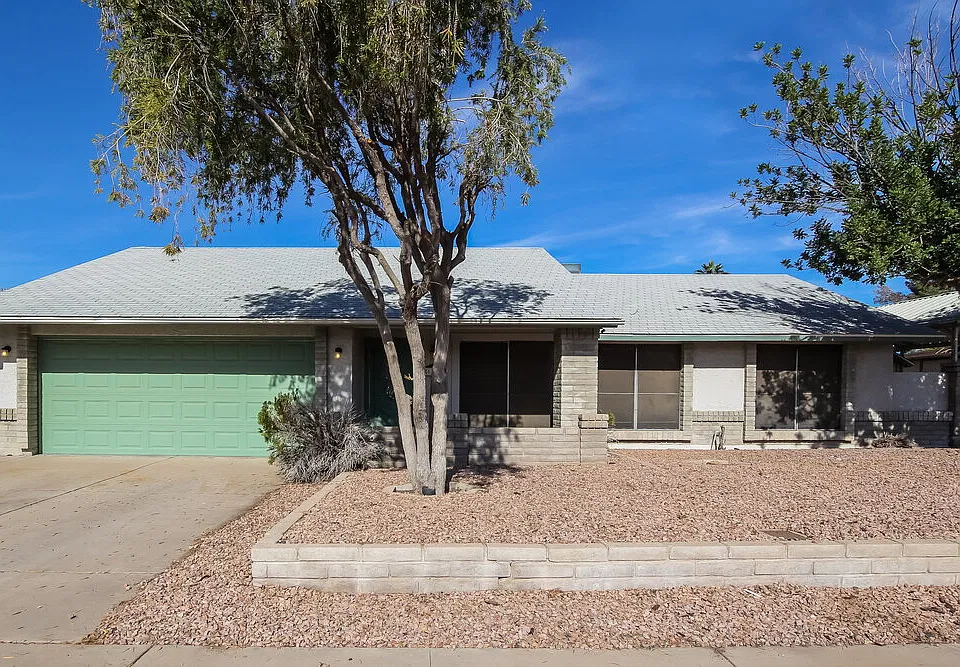6416 W Altadena Ave