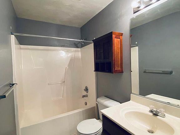 3rd image of 1517 King St